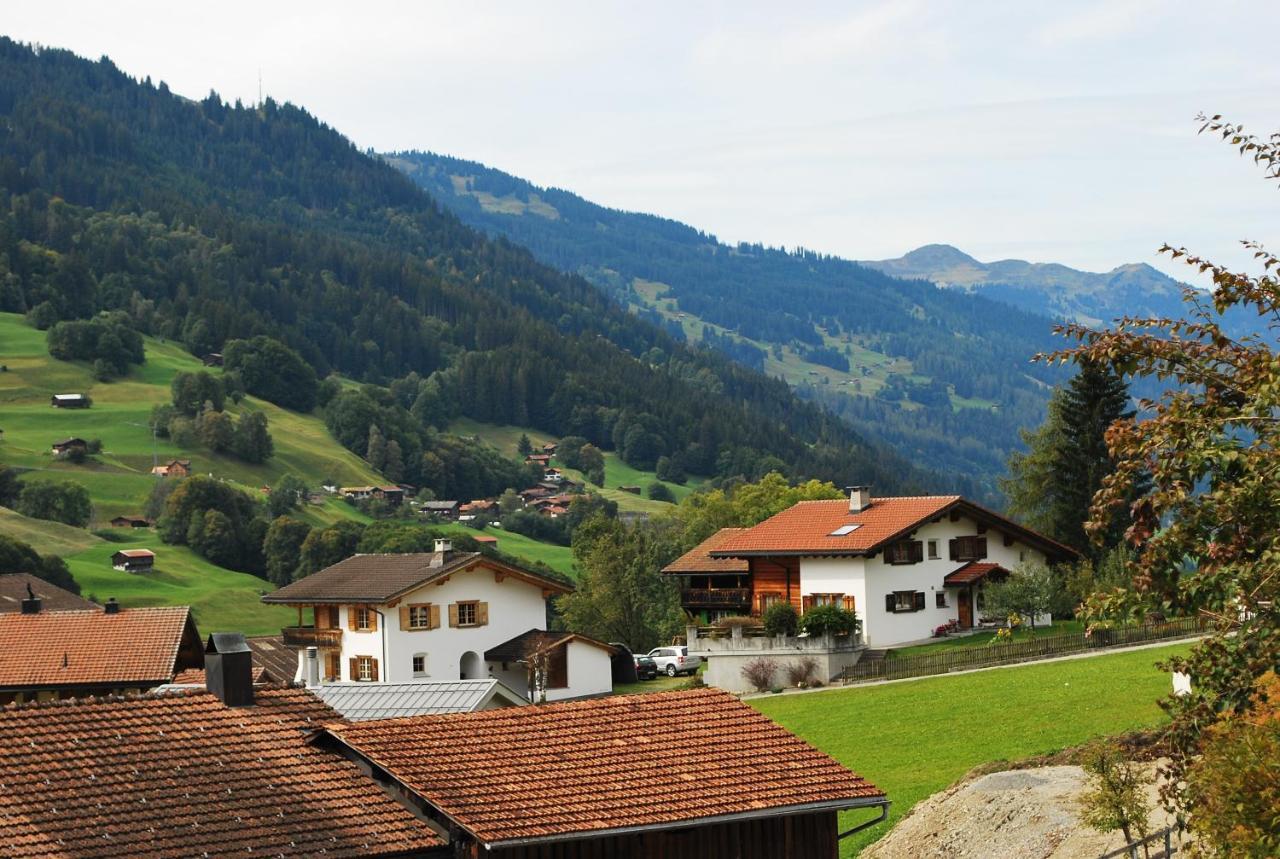 Rooms With Private Bathrooms Saas im Prattigau Exterior foto